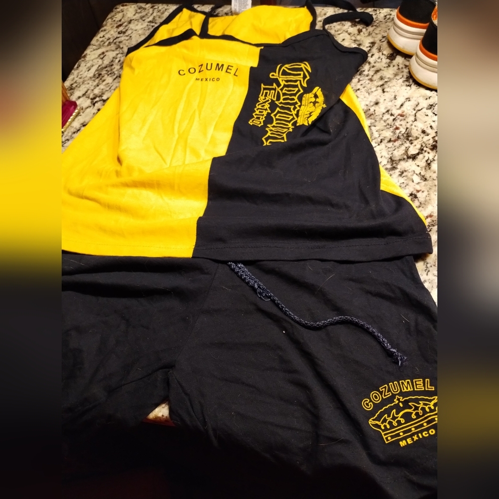 Corona 2 piece tank top & shorts size Large